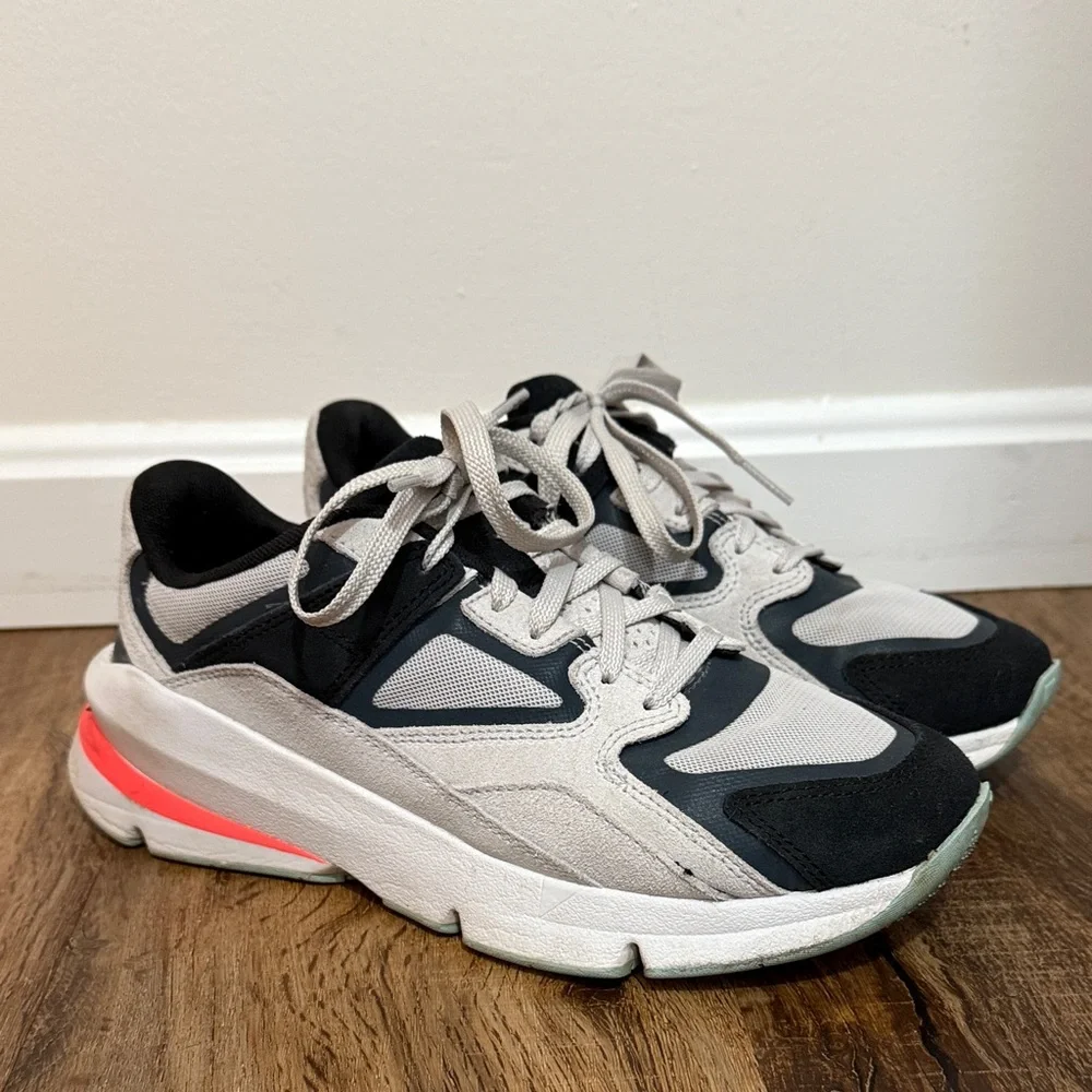 Under Armour Black and Gray Dad Sneakers, Trainers Casual Sneakers size 8.5 - Picture 1 of 10